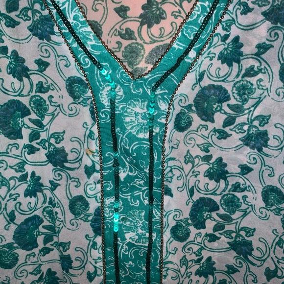 PATTERNED GREEN TOP WITH SEQUINS AND BEADS - Picture 2 of 4